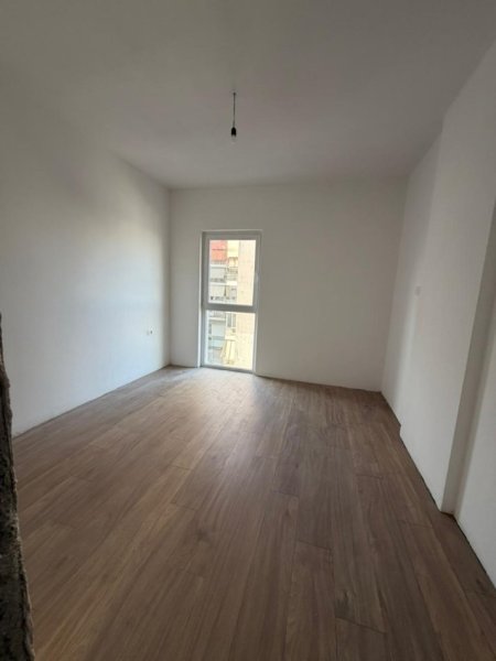 Tirane, shitet apartament 2+1+Ballkon Kati 3, 95 m² 123.370 € (Tirana Entry 2)