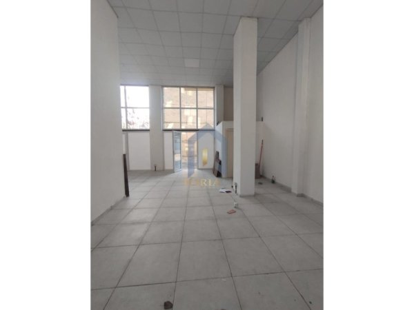 Tirane, shitet ambjent biznesi Kati 0, 74 m² (Ambient Biznesi per qira ne "Oxhak")