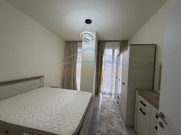 SHITET APARTAMENT 1+1+POST PARKIMI, RRUGA RIZA CEROVA PRANE PAZARIT