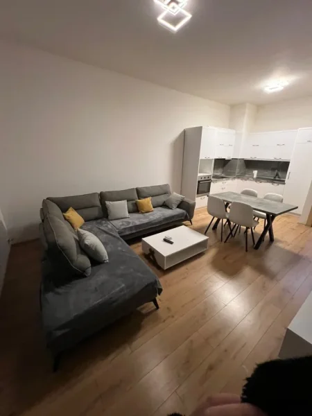 Tirane, jepet me qera apartament 1+1+Ballkon Kati 4, 73 m² 750 € (Kompleksi Square 21)