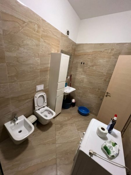 Tirane, jepet me qera apartament 1+1+Ballkon Kati 4, 73 m² 750 € (Kompleksi Square 21)