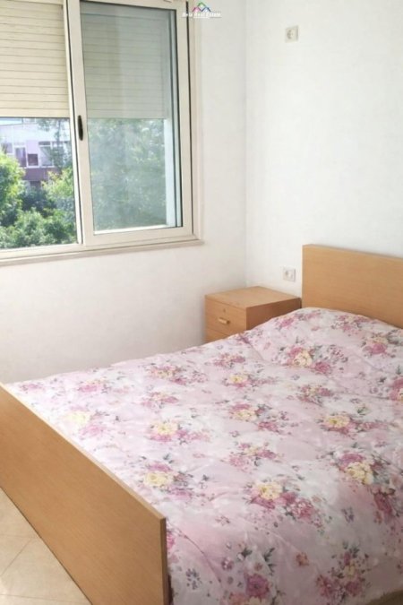 Tirane, jepet me qera apartament 1+1 Kati 2, 65 m² 450 € (Don Bosko, prane Hotel Ferrari)