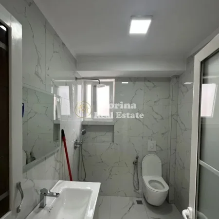 Tirane, jepet me qera apartament 2+1 Kati 4, 75 m² 600 € (Don Bosko)