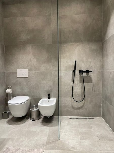 Tirane, jepet me qera apartament 2+1+Ballkon Kati 15, 160 m² 2.000 € (Fatmir Haxhiu)