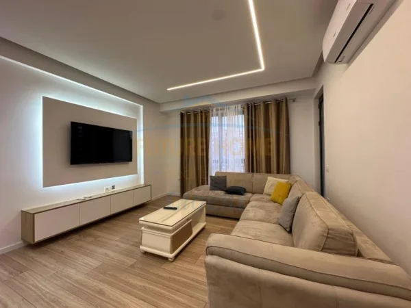 Tirane, jepet me qera apartament 1+1 Kati 5, 68 m² 500 € (Unaza e Re)