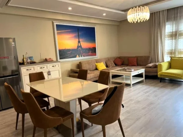 Tirane, shitet apartament 3+1 Kati 3, 155 m² 400.000 € (liqeni i thate)