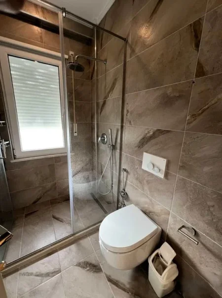 Tirane, shitet apartament 3+1 Kati 3, 155 m² 400.000 € (liqeni i thate)