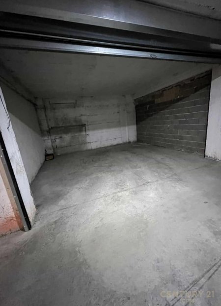 Tirane, shitet apartament 3+1 Kati 3, 155 m² 400.000 € (liqeni i thate)