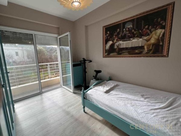 Tirane, shitet apartament 3+1 Kati 3, 155 m² 400.000 € (liqeni i thate)
