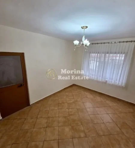 Tirane, jepet me qera apartament 1+1 Kati 1, 75 m² 300 € (Shkolla e Bashkuar)