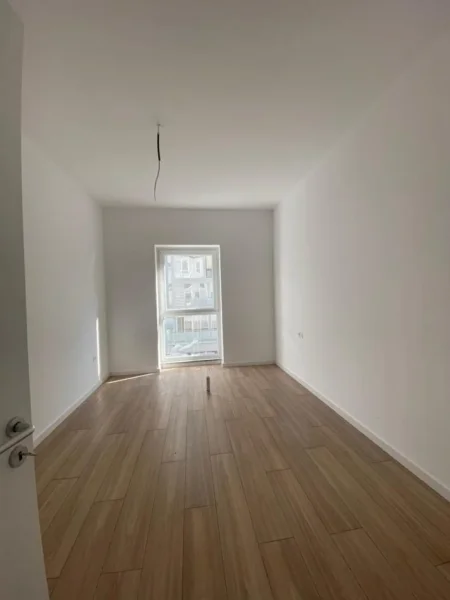 Tirane, jepet me qera ambjent biznesi Kati 2, 72 m² 750 € (KOMUNA PARISIT , KIKA2)