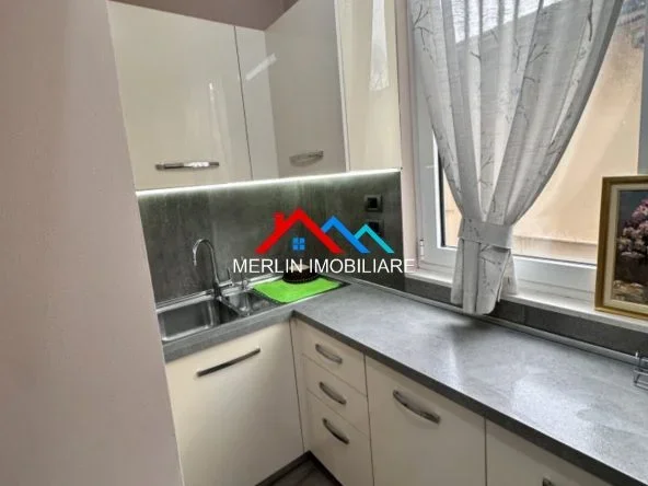 Tirane, jepet me qera apartament 2+1+Ballkon Kati 2, 75 m² 700 € (RRUGA VIKTOR EFTIMIU,VASIL SHANTO)