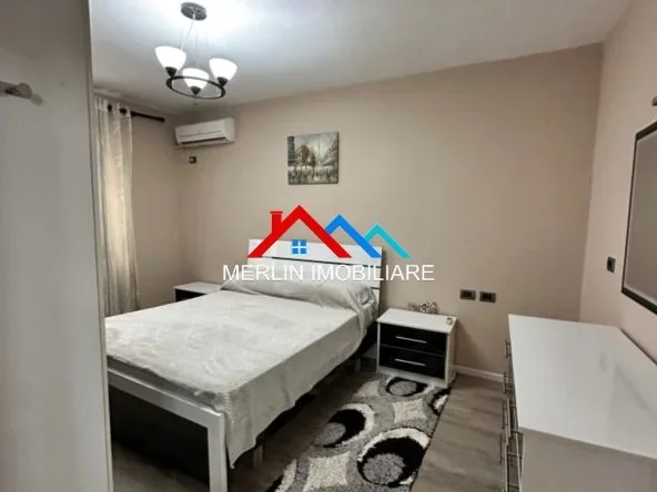Tirane, jepet me qera apartament 2+1+Ballkon Kati 2, 75 m² 700 € (RRUGA VIKTOR EFTIMIU,VASIL SHANTO)