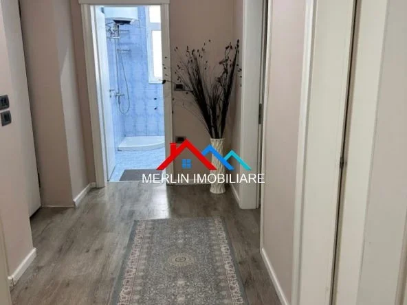 Tirane, jepet me qera apartament 2+1+Ballkon Kati 2, 75 m² 700 € (RRUGA VIKTOR EFTIMIU,VASIL SHANTO)