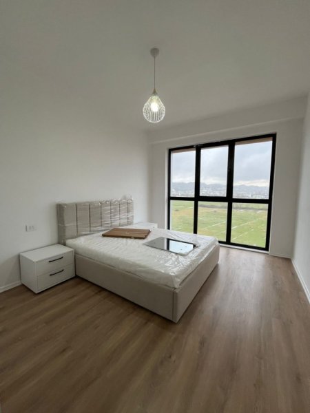 Tirane, jepet me qera apartament 2+1+Ballkon Kati 5, 93 m² 650 € 