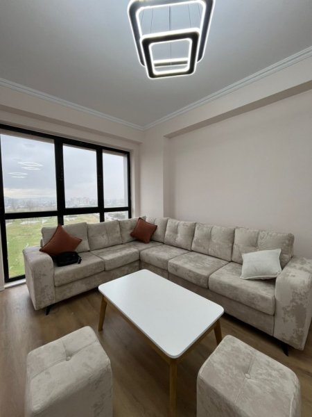Tirane, jepet me qera apartament 2+1+Ballkon Kati 5, 93 m² 650 € 