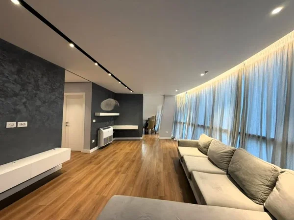 Tirane, jepet me qera apartament 3+1 Kati 3, 126 m² 1.200 € (Kodra e diellit)