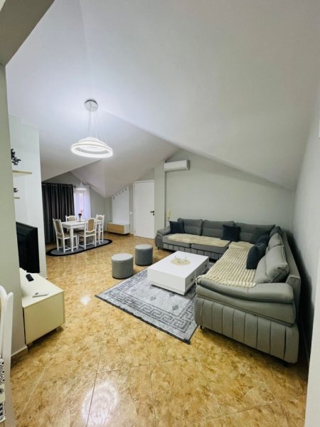 Tirane, jepet me qera apartament 2+1+Ballkon Kati 4, 80 m² 650 € (Rruga e Kavajës)