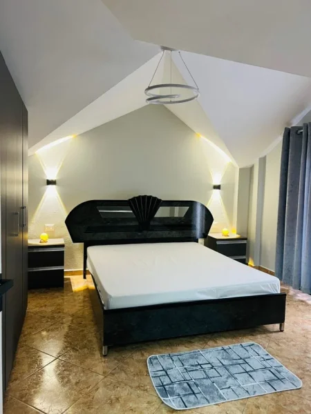 Tirane, jepet me qera apartament 2+1+Ballkon Kati 4, 80 m² 650 € (Rruga e Kavajës)