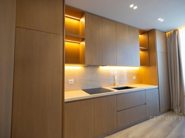 Tirane, shitet apartament+verande | Penthouse 5+1+Aneks+Ballkon Kati 13, 545 m² (Liqeni Tiranes)