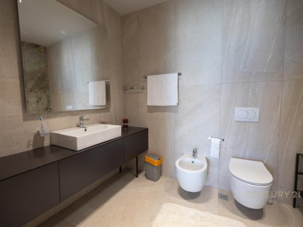 Tirane, shitet apartament+verande | Penthouse 5+1+Aneks+Ballkon Kati 13, 545 m² (Liqeni Tiranes)