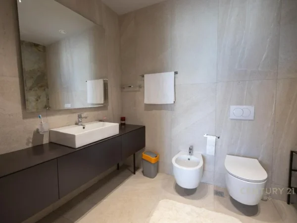 Tirane, shitet apartament+verande | Penthouse 5+1+Aneks+Ballkon Kati 13, 545 m² (Liqeni Tiranes)