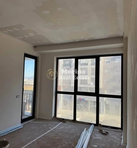 Tirane, jepet me qera ambjent biznesi Kati 3, 65 m² 550 € (Astir)