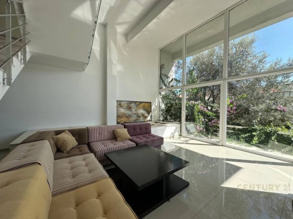 Tirane, jepet me qera 5+1 Kati 3, 491 m² 4.500 € (Kodra e Diellit 1)