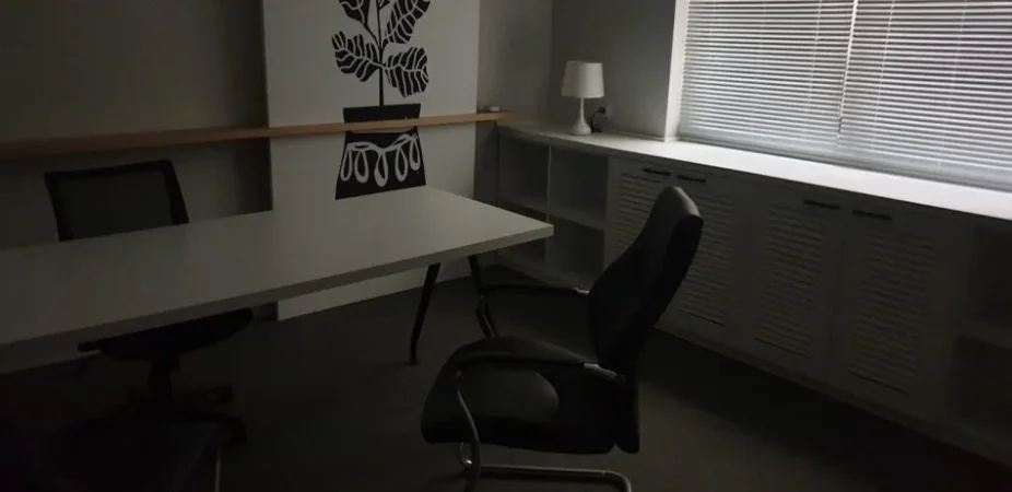 Tirane, jepet me qera zyre Kati 6, 70 m² 850 € (BLLOK)