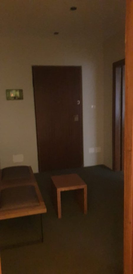 Tirane, jepet me qera zyre Kati 6, 70 m² 850 € (BLLOK)
