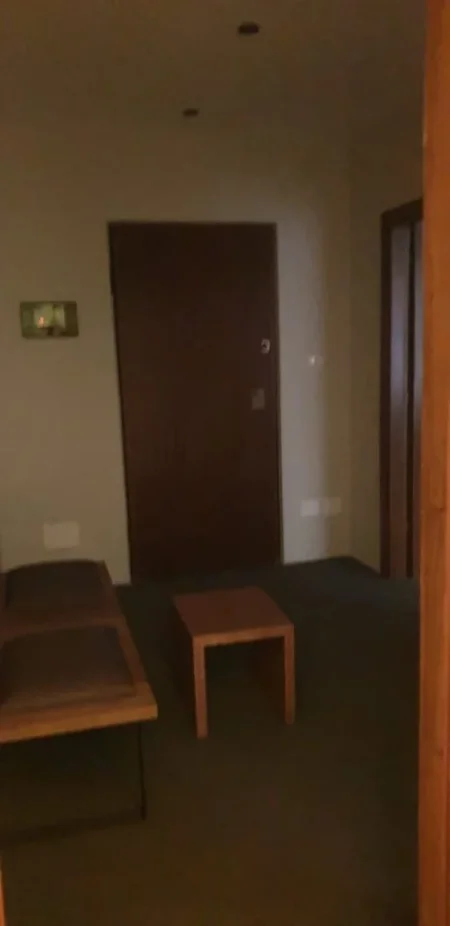 Tirane, jepet me qera zyre Kati 6, 70 m² 850 € (BLLOK)