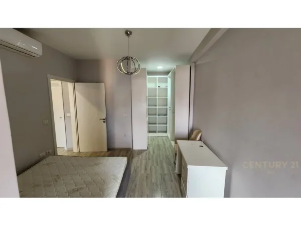Tirane, shitet apartament 2+1 Kati 3, 86 m² 220.000 € (21 Dhjetori)