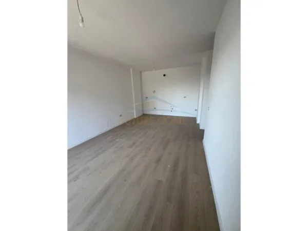 SHITET APARTAMENT 2+1 TEK UNIVERS CITY , QTU