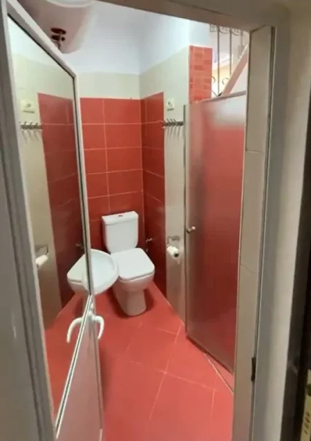 Tirane, jepet me qera apartament 2+1+Ballkon Kati 3, 55 m² 550 € (Bulevardi Zogu i 1)