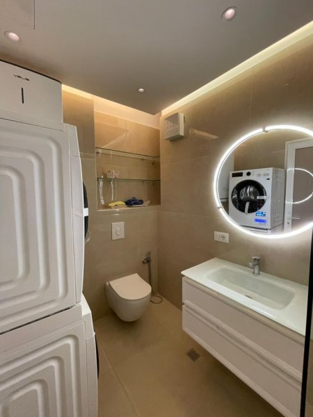 Tirane, shitet apartament 2+1+Ballkon , 109 m² 253.000 € (Rruga e Dibres)