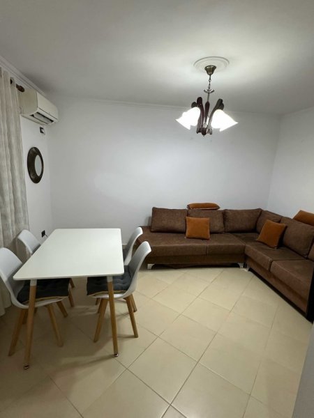 Tirane, jepet me qera apartament 2+1 Kati 2, 90 m² 600 € (Rruga Ali Baushi)