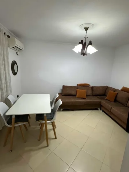 Tirane, jepet me qera apartament 2+1 Kati 2, 90 m² 600 € (Rruga Ali Baushi)