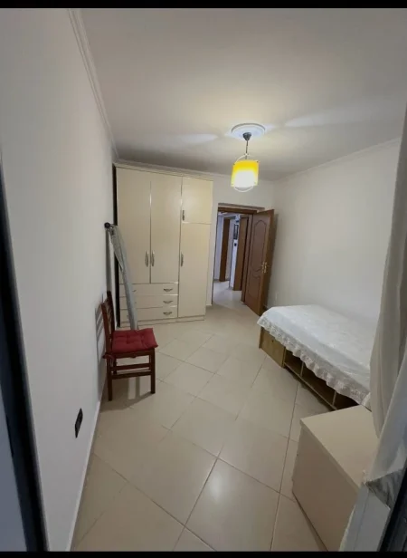 Tirane, jepet me qera apartament 2+1 Kati 2, 90 m² 600 € (Rruga Ali Baushi)