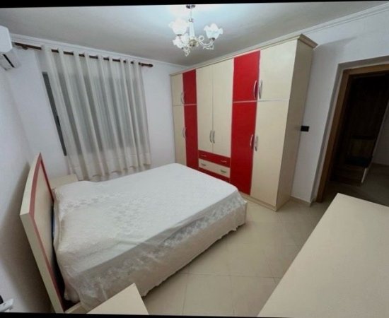 Tirane, jepet me qera apartament 2+1 Kati 2, 90 m² 600 € (Rruga Ali Baushi)