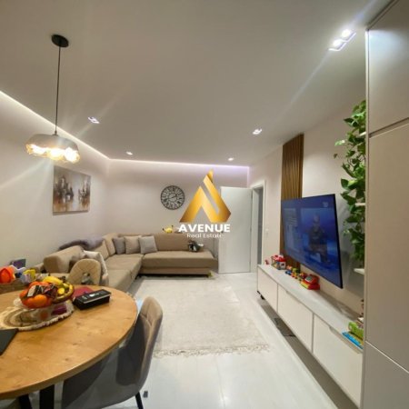 Tirane, shitet apartament 3+1 Kati 4, 130 m² 245.000 € 