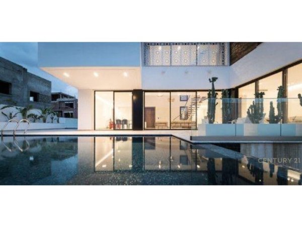 Durres, shitet Vile 3+1+Aneks+Ballkon Kati 2, 263 m² 550.000 € (Durres)