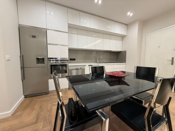 Tirane, jepet me qera apartament 2+1 Kati 5, 100 m² 1.100 € (Pazari i Ri)
