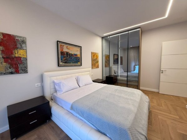 Tirane, jepet me qera apartament 2+1 Kati 5, 100 m² 1.100 € (Pazari i Ri)