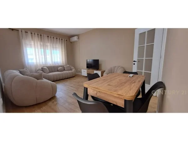 Tirane, jepet me qera apartament 2+1 Kati 4, 93 m² (Brryli)