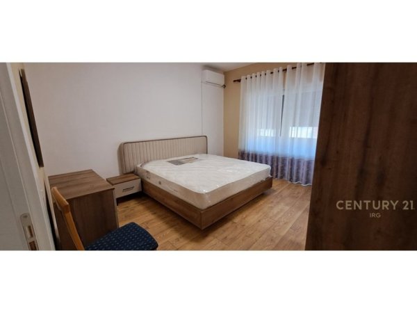 Tirane, jepet me qera apartament 2+1 Kati 4, 93 m² (Brryli)