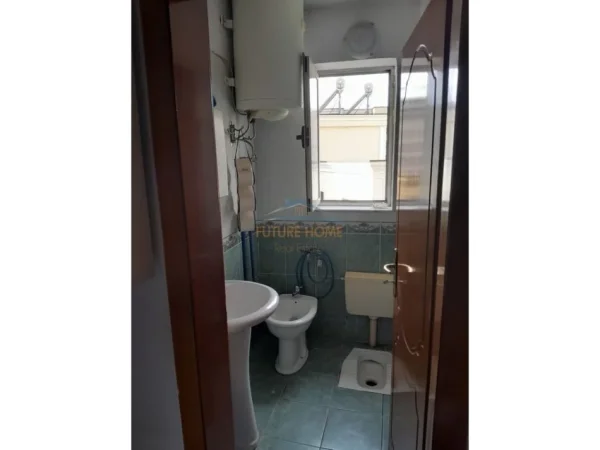Tirane, shitet apartament 3+1 Kati 3, 90 m² 180.000 € (BRRYLI)