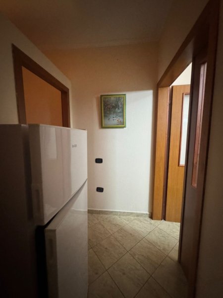 Tirane, jepet me qera garsoniere Kati 6, 35 m² 28.000 leke