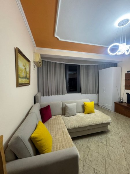Tirane, jepet me qera garsoniere Kati 6, 35 m² 28.000 leke