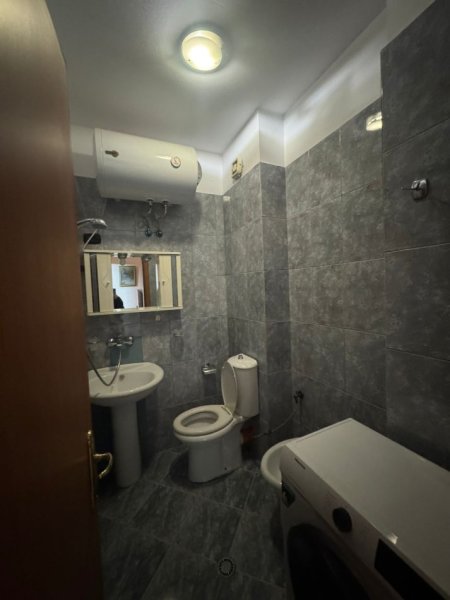 Tirane, jepet me qera garsoniere Kati 6, 35 m² 28.000 leke