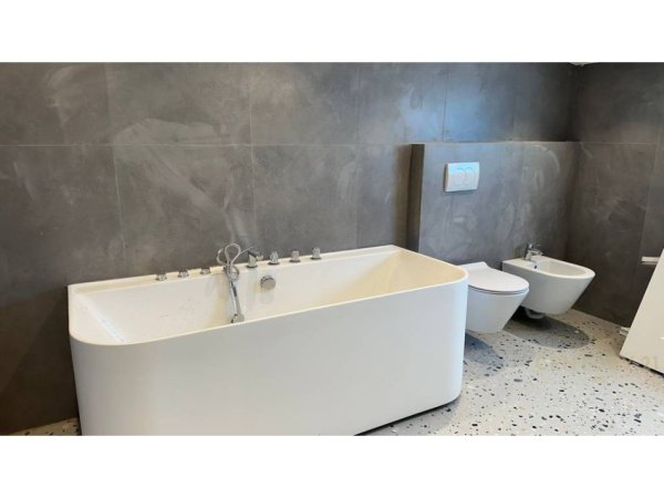 Tirane, shitet apartament duplex 2+1+Ballkon Kati 13, 215 m² (Shallvare)